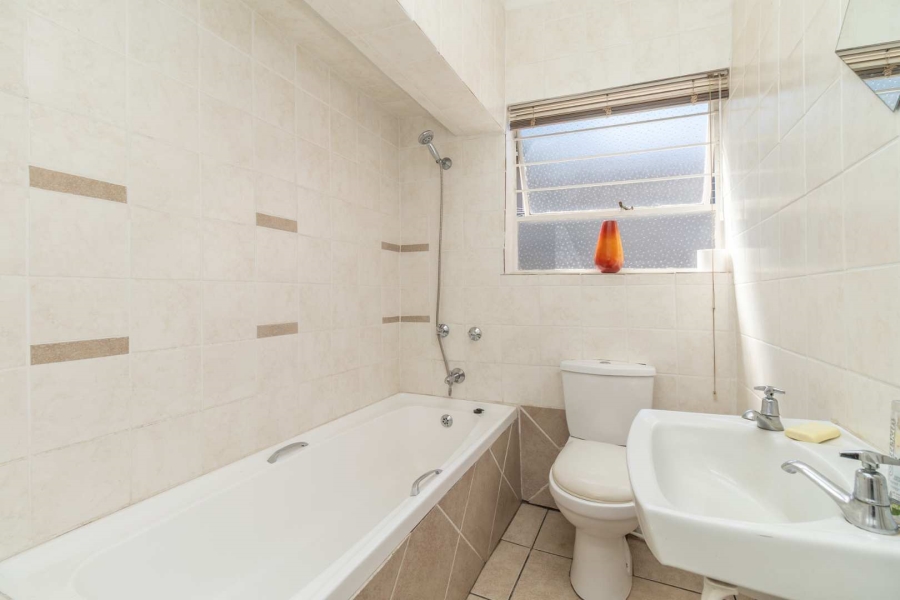 5 Bedroom Property for Sale in Constantia Kloof Gauteng
