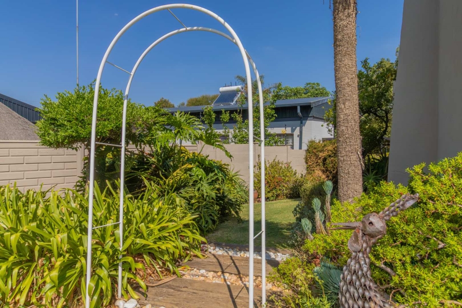 5 Bedroom Property for Sale in Constantia Kloof Gauteng