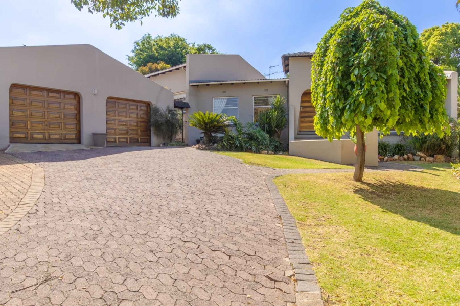 5 Bedroom Property for Sale in Constantia Kloof Gauteng