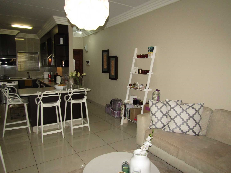 2 Bedroom Property for Sale in Ravenswood Gauteng