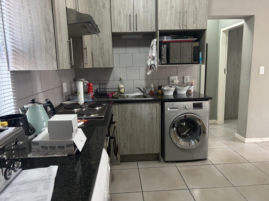 2 Bedroom Property for Sale in Goedeburg Gauteng