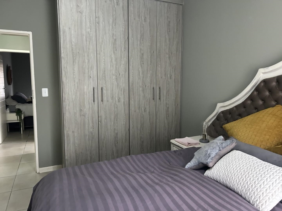 2 Bedroom Property for Sale in Goedeburg Gauteng
