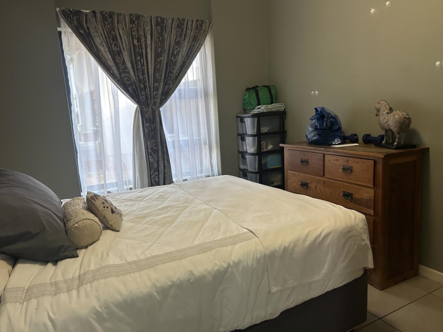 2 Bedroom Property for Sale in Goedeburg Gauteng