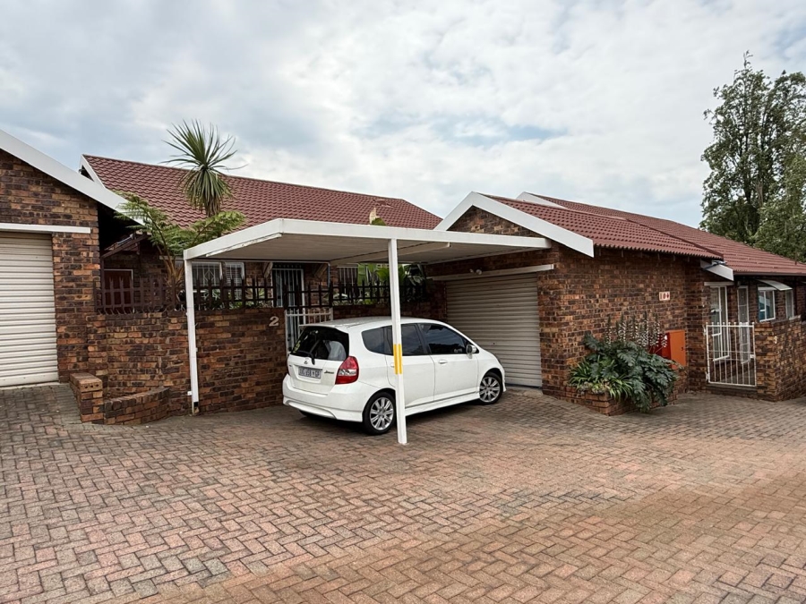 To Let 2 Bedroom Property for Rent in Discovery Gauteng
