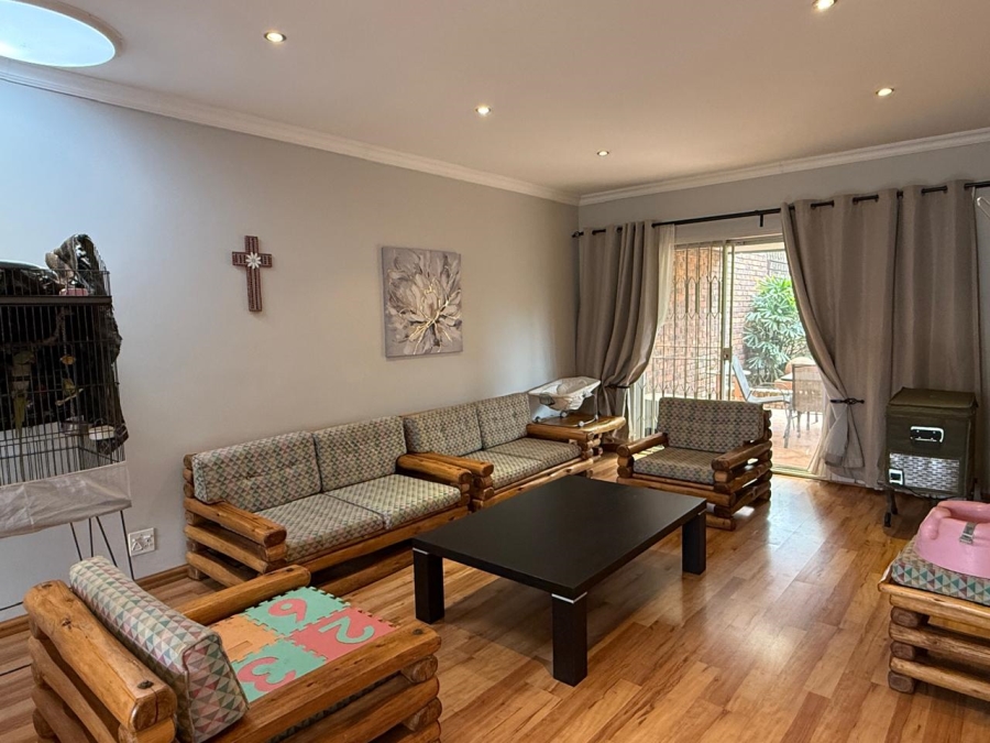 To Let 2 Bedroom Property for Rent in Discovery Gauteng