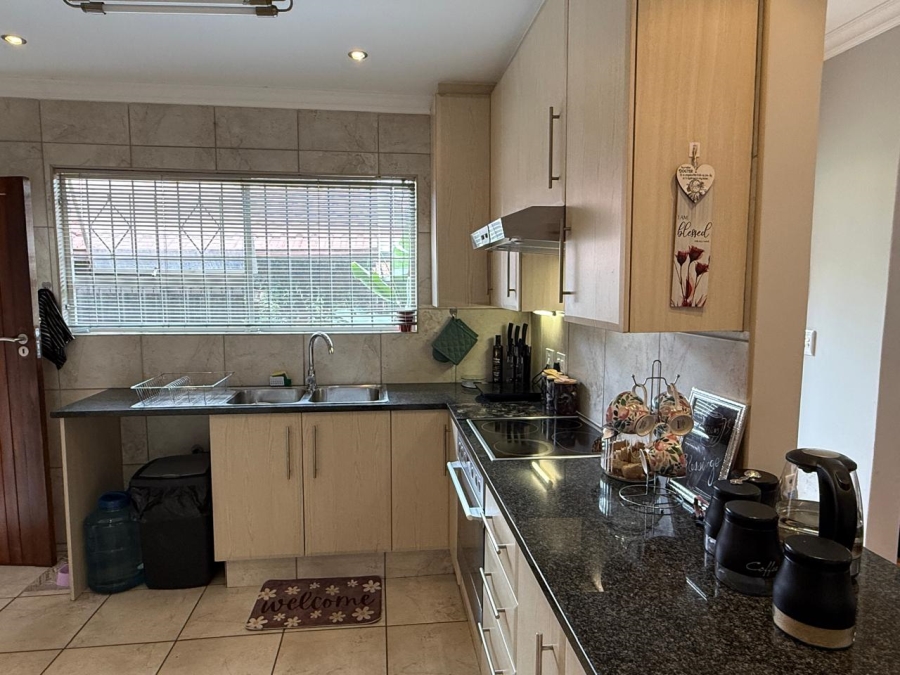 To Let 2 Bedroom Property for Rent in Discovery Gauteng