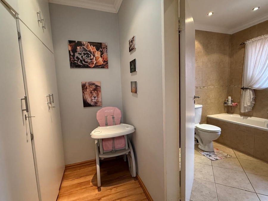 To Let 2 Bedroom Property for Rent in Discovery Gauteng
