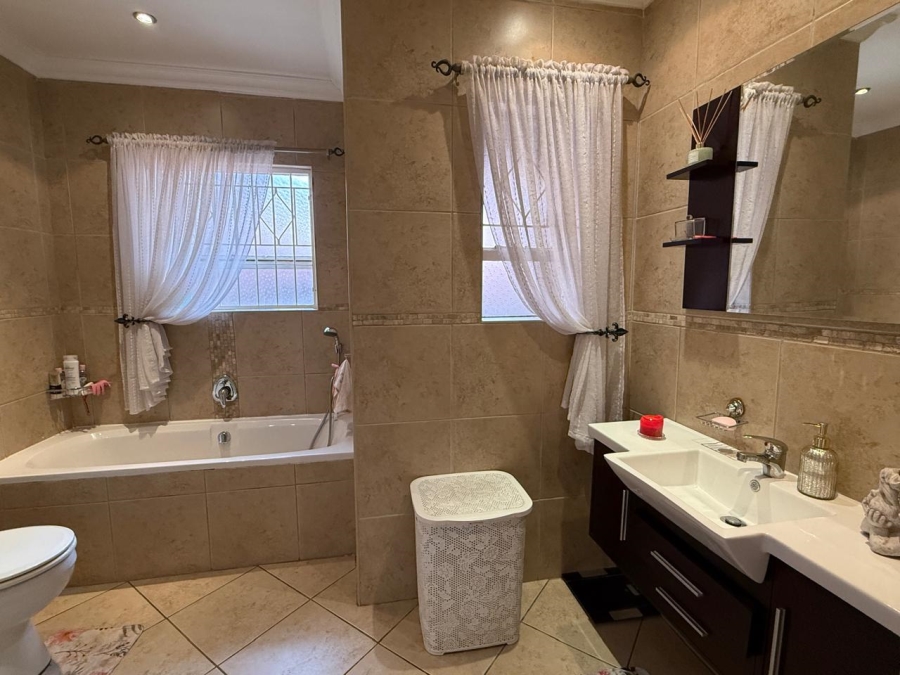 To Let 2 Bedroom Property for Rent in Discovery Gauteng