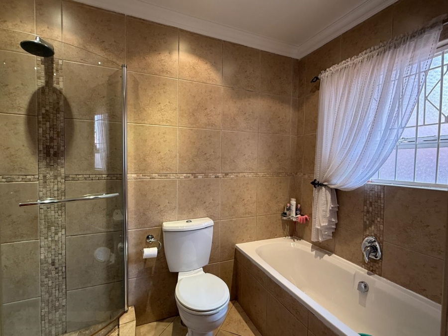 To Let 2 Bedroom Property for Rent in Discovery Gauteng