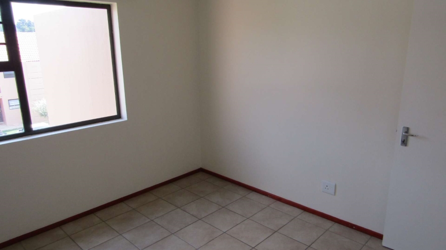 To Let 2 Bedroom Property for Rent in Noordhang Gauteng