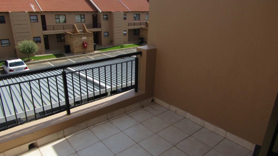 To Let 2 Bedroom Property for Rent in Noordhang Gauteng