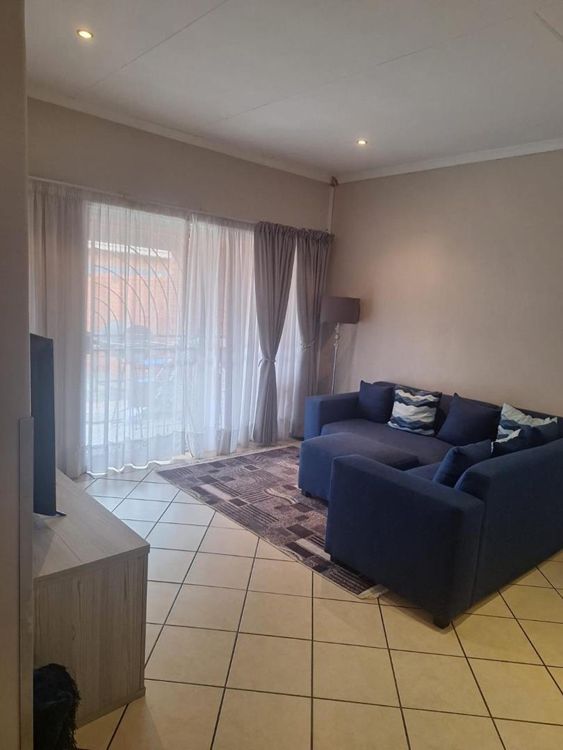 To Let 2 Bedroom Property for Rent in Monavoni Gauteng