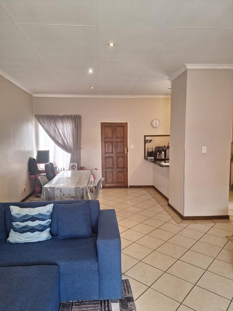 To Let 2 Bedroom Property for Rent in Monavoni Gauteng