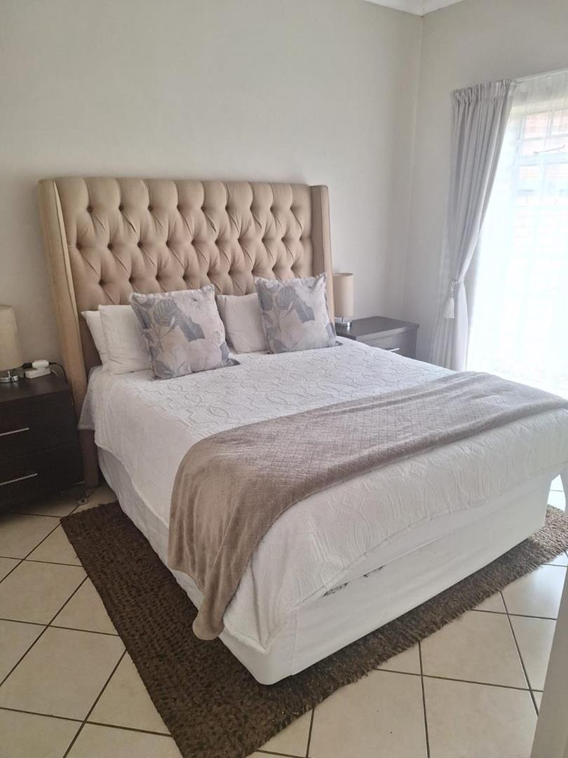 To Let 2 Bedroom Property for Rent in Monavoni Gauteng