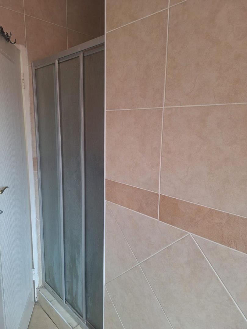 To Let 2 Bedroom Property for Rent in Monavoni Gauteng