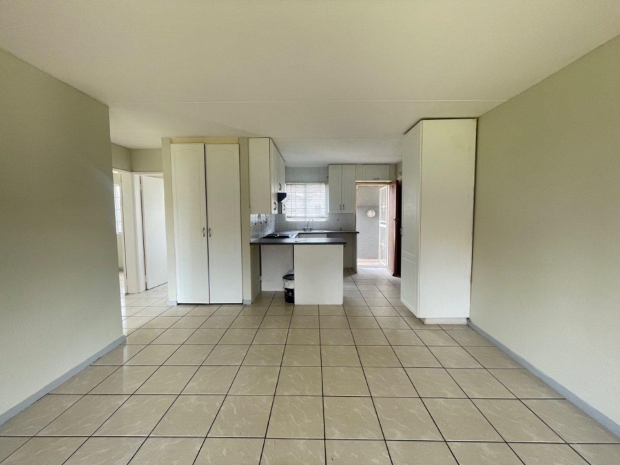 To Let 2 Bedroom Property for Rent in Glen Marais Gauteng