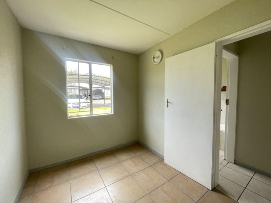 To Let 2 Bedroom Property for Rent in Glen Marais Gauteng