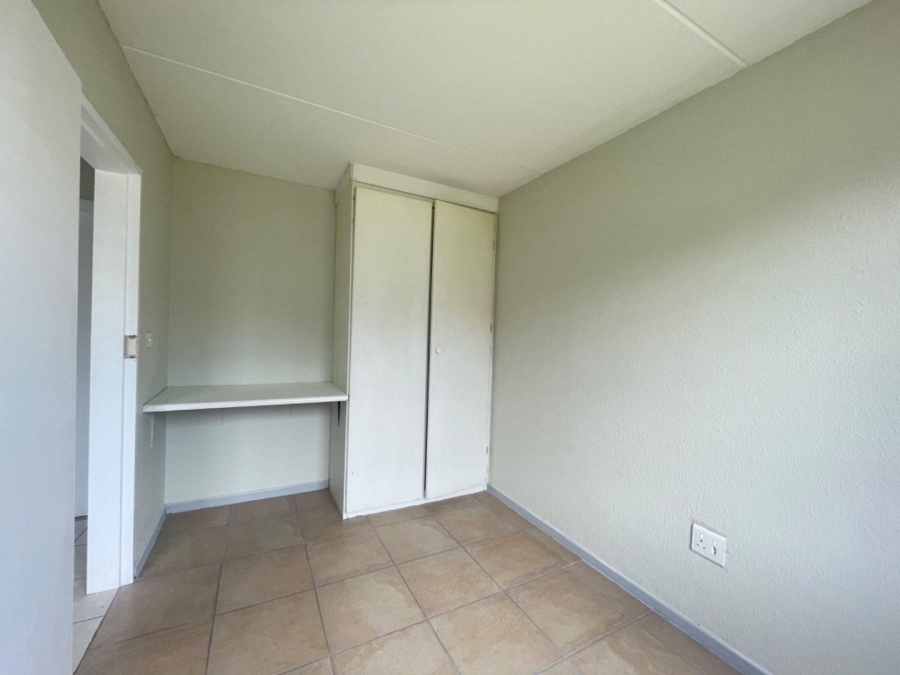 To Let 2 Bedroom Property for Rent in Glen Marais Gauteng