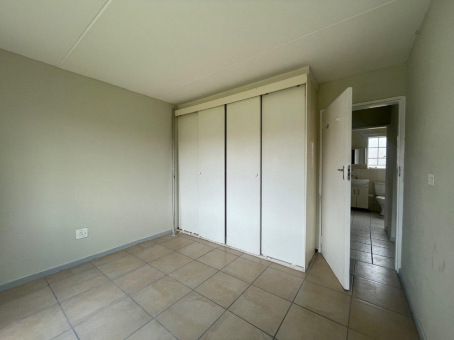 To Let 2 Bedroom Property for Rent in Glen Marais Gauteng