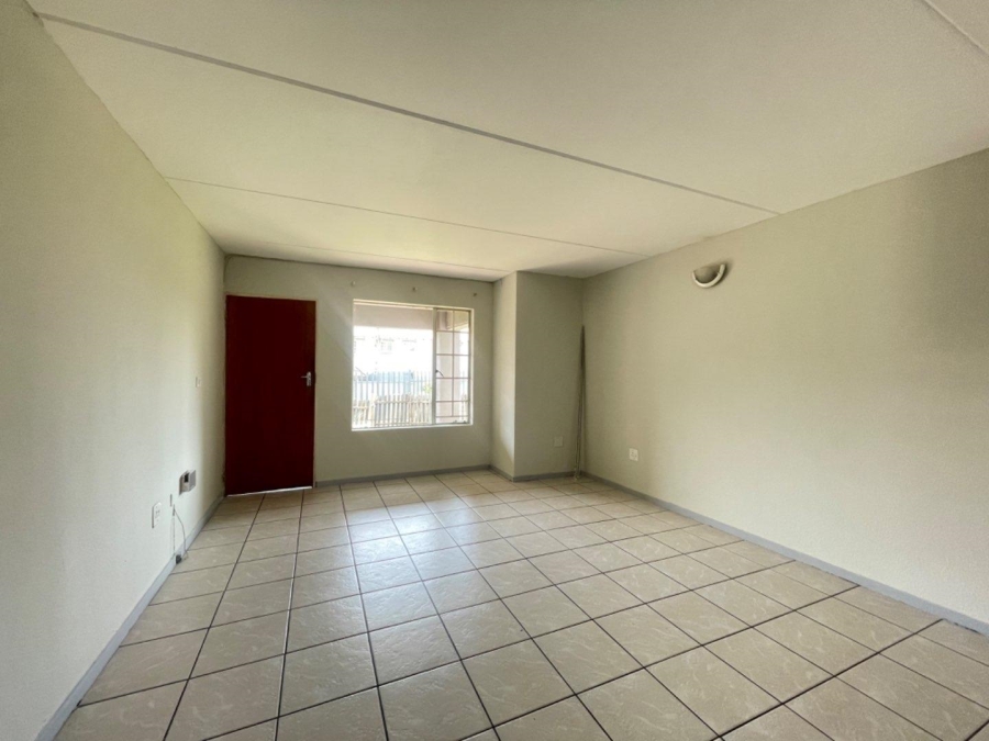To Let 2 Bedroom Property for Rent in Glen Marais Gauteng