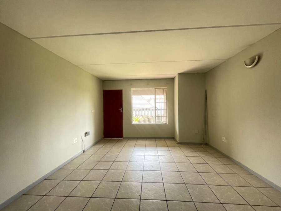 To Let 2 Bedroom Property for Rent in Glen Marais Gauteng