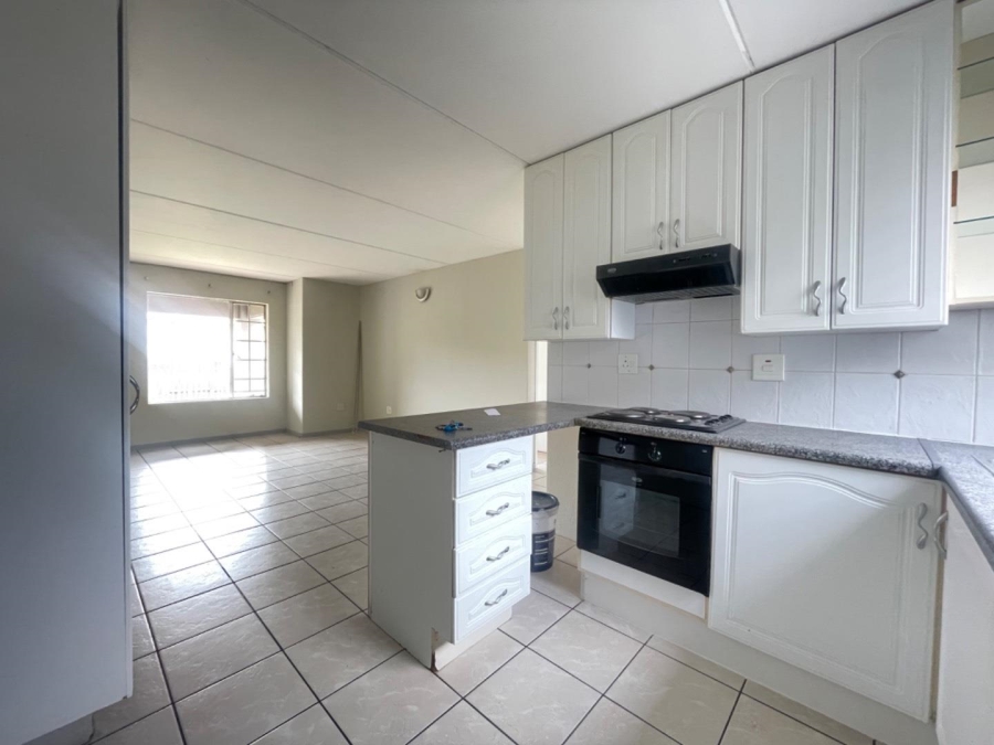 To Let 2 Bedroom Property for Rent in Glen Marais Gauteng