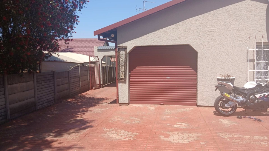 To Let 0 Bedroom Property for Rent in Van Riebeeck Park Gauteng