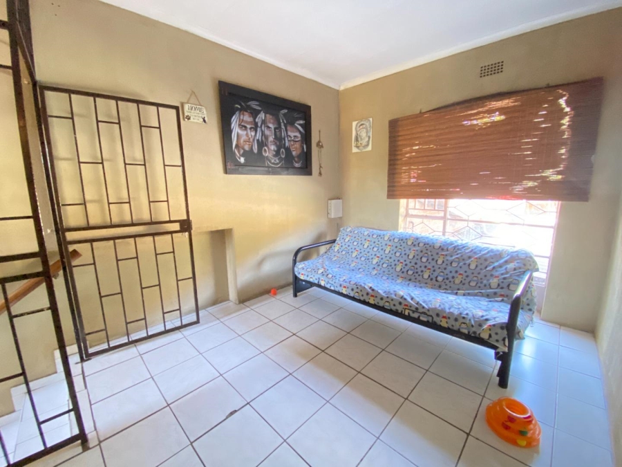 4 Bedroom Property for Sale in Mondeor Gauteng