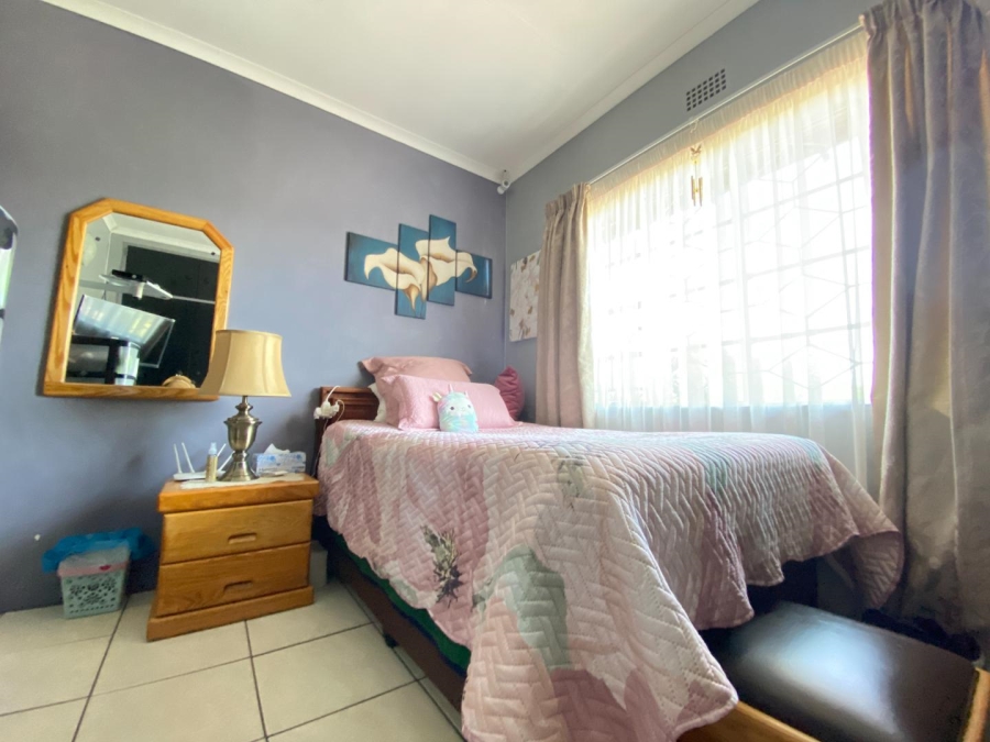 4 Bedroom Property for Sale in Mondeor Gauteng