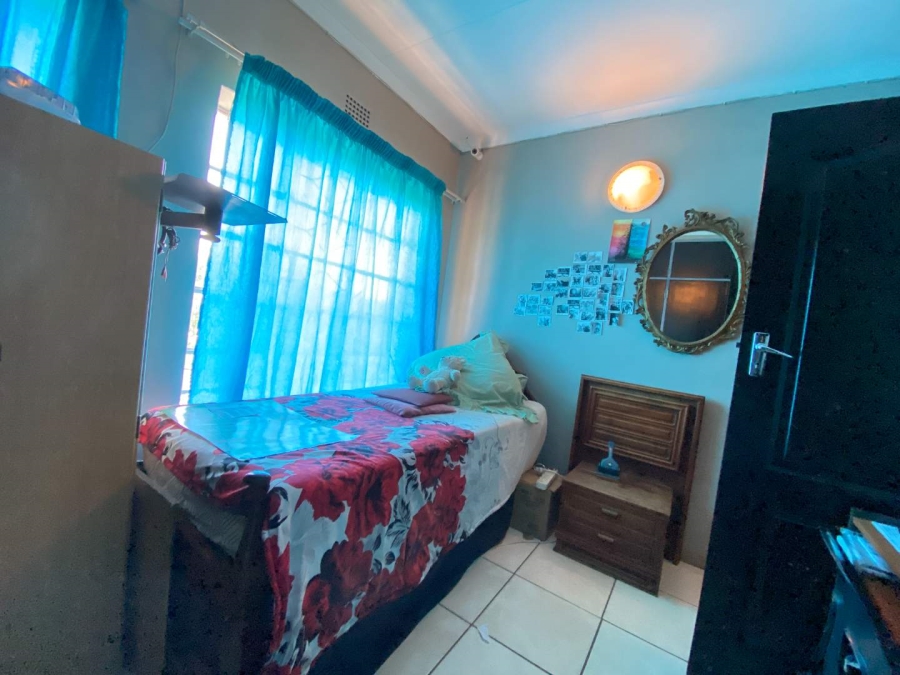4 Bedroom Property for Sale in Mondeor Gauteng