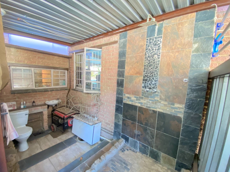 4 Bedroom Property for Sale in Mondeor Gauteng