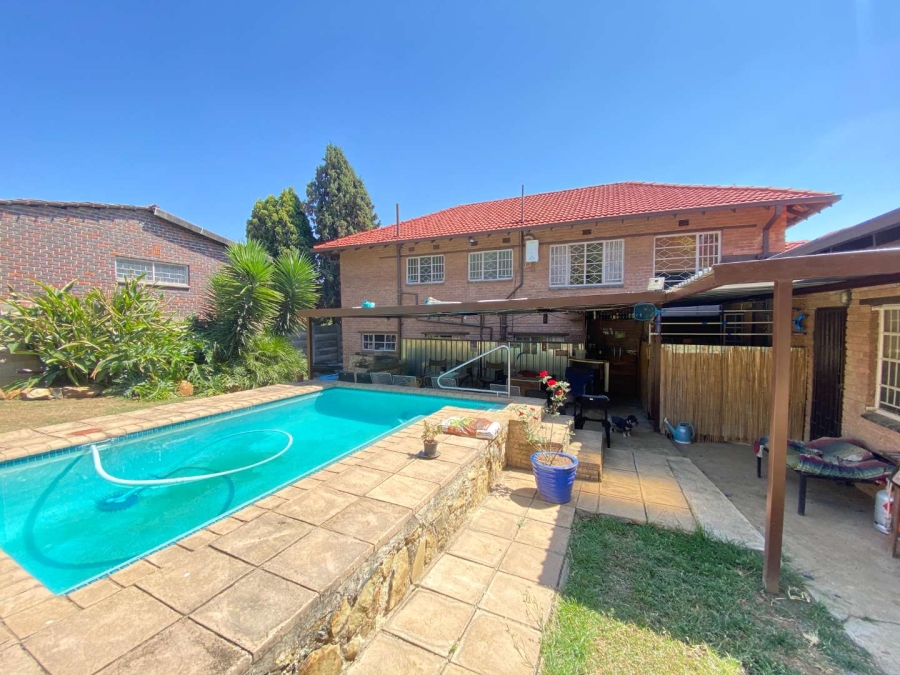 4 Bedroom Property for Sale in Mondeor Gauteng