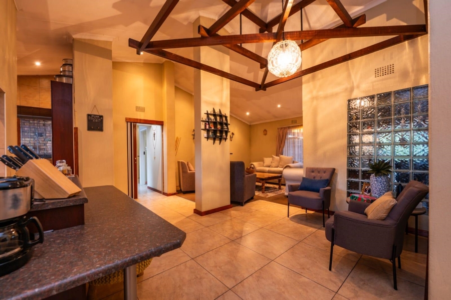 5 Bedroom Property for Sale in Brackendowns Ext 5 Gauteng