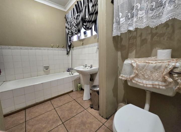 3 Bedroom Property for Sale in General Albertspark Gauteng