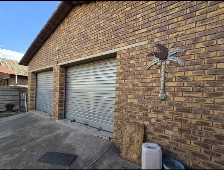 3 Bedroom Property for Sale in General Albertspark Gauteng