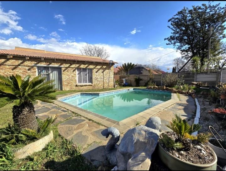 3 Bedroom Property for Sale in General Albertspark Gauteng