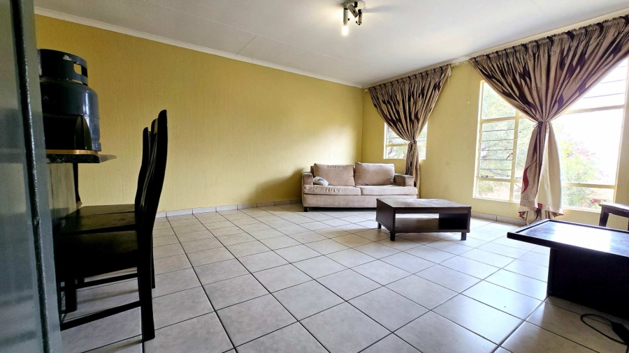 2 Bedroom Property for Sale in La Montagne Gauteng