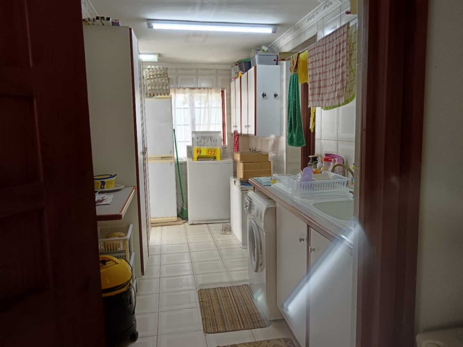 5 Bedroom Property for Sale in Ninapark Gauteng