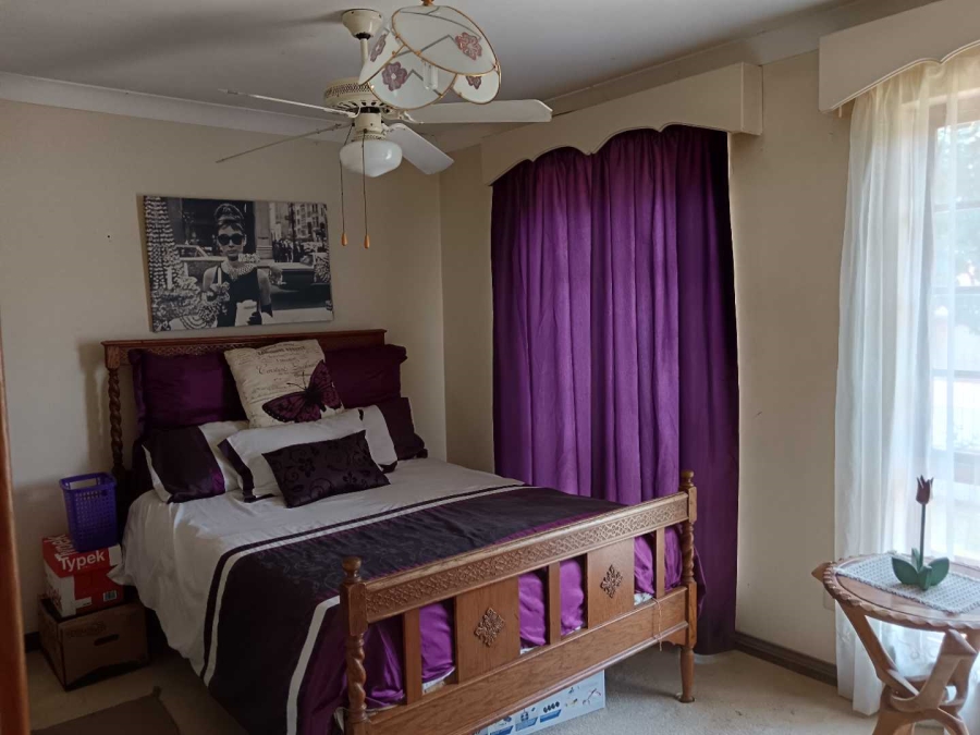 5 Bedroom Property for Sale in Ninapark Gauteng