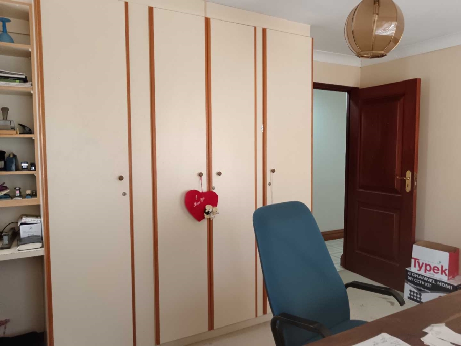 5 Bedroom Property for Sale in Ninapark Gauteng