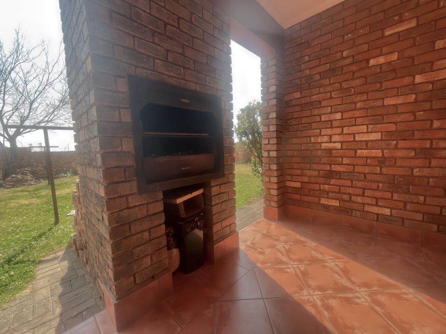3 Bedroom Property for Sale in Edleen Gauteng