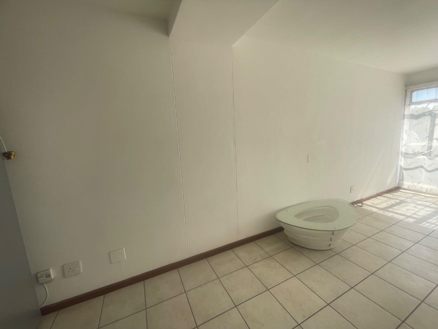 2 Bedroom Property for Sale in Rhodesfield Gauteng