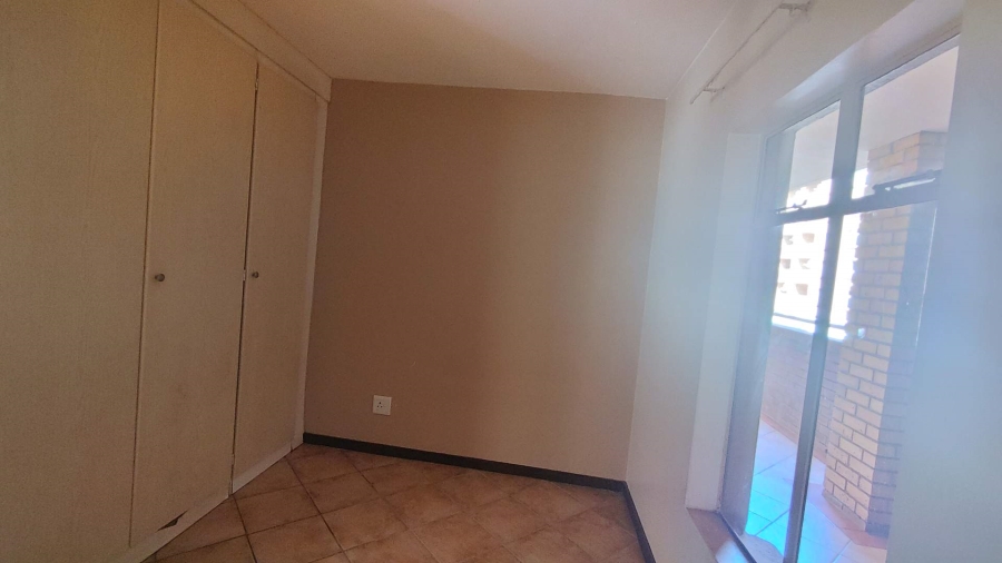 2 Bedroom Property for Sale in Die Hoewes Gauteng