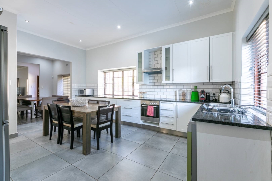 3 Bedroom Property for Sale in Rosebank Gauteng