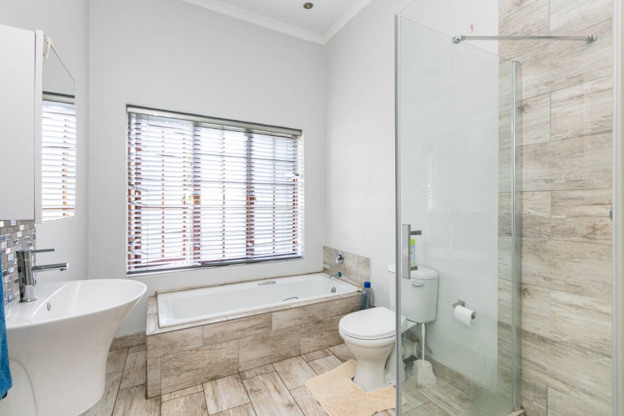 3 Bedroom Property for Sale in Rosebank Gauteng