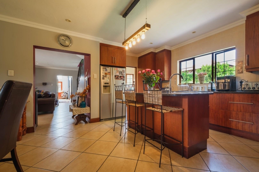 5 Bedroom Property for Sale in Pretorius Park Gauteng