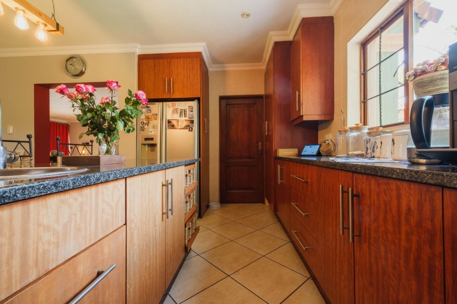 5 Bedroom Property for Sale in Pretorius Park Gauteng
