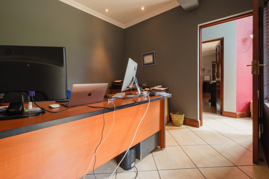 5 Bedroom Property for Sale in Pretorius Park Gauteng