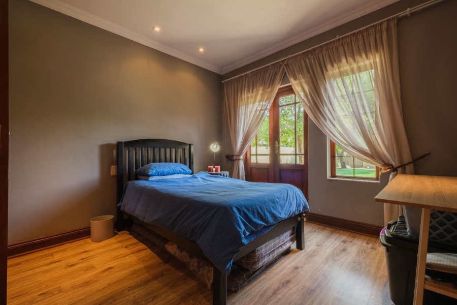 5 Bedroom Property for Sale in Pretorius Park Gauteng