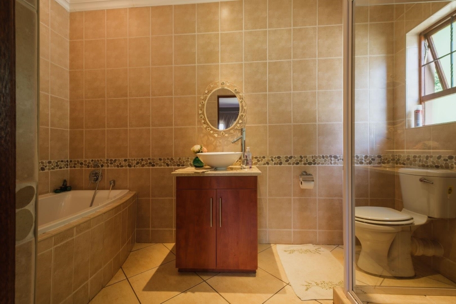 5 Bedroom Property for Sale in Pretorius Park Gauteng